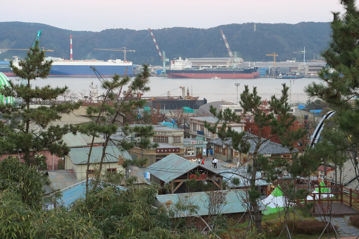 장생포 벚꽃 축제 (출처 : 한국관광공사)