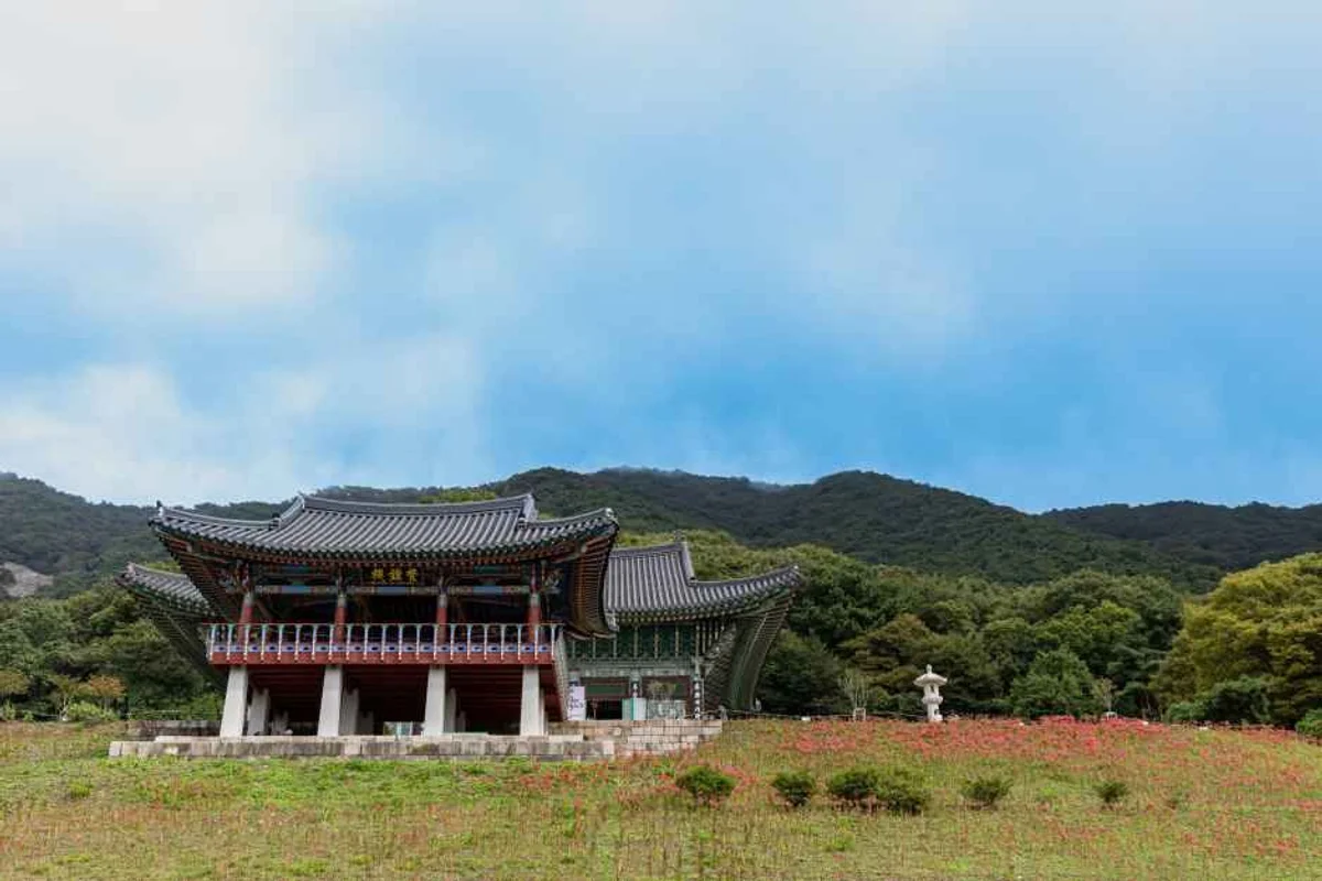 양산 부모님 모시고 (출처 : 한국관광공사)