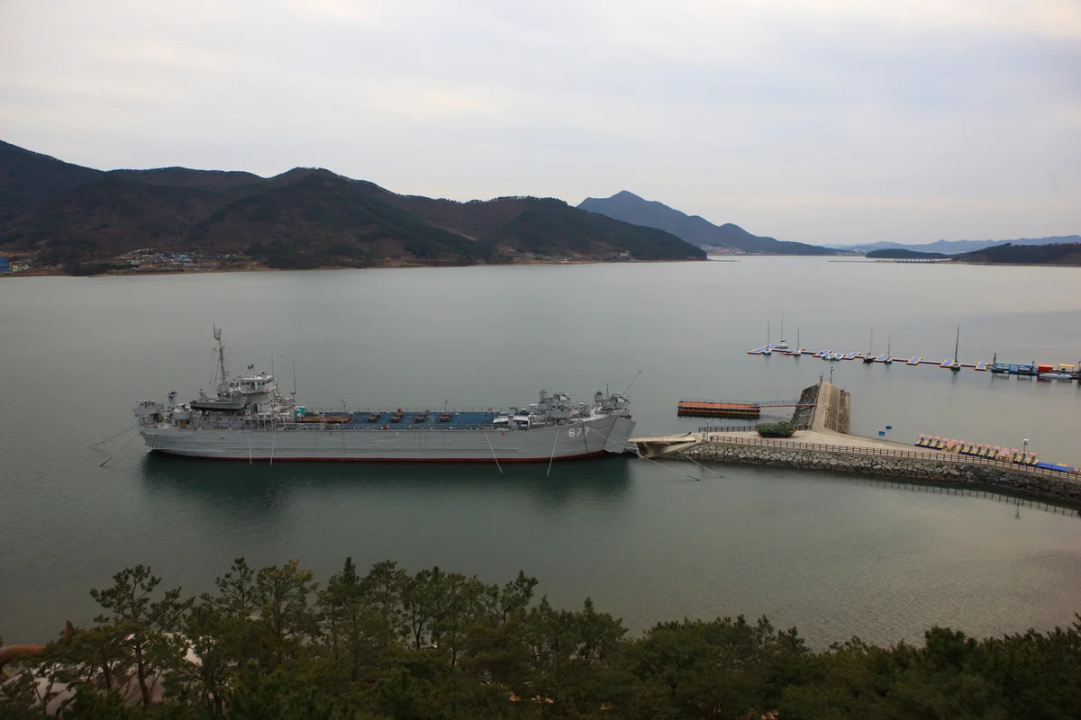 경남 은행나무 가로수길 (출처 : 한국관광공사)