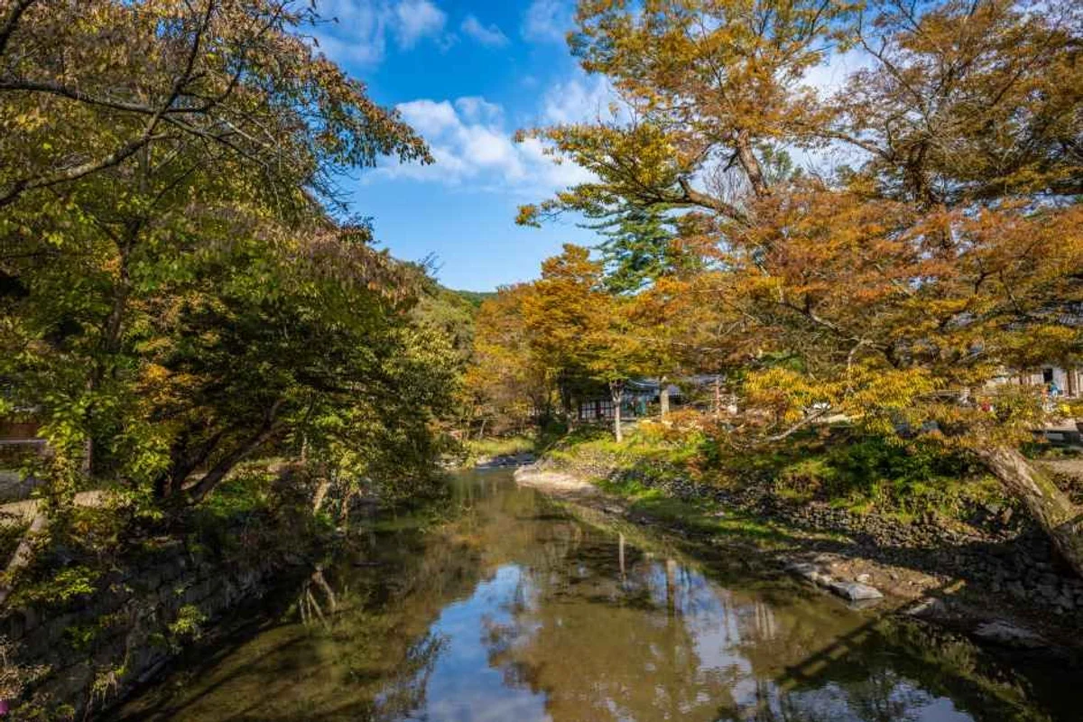 반월당 사찰 (출처 : 한국관광공사)