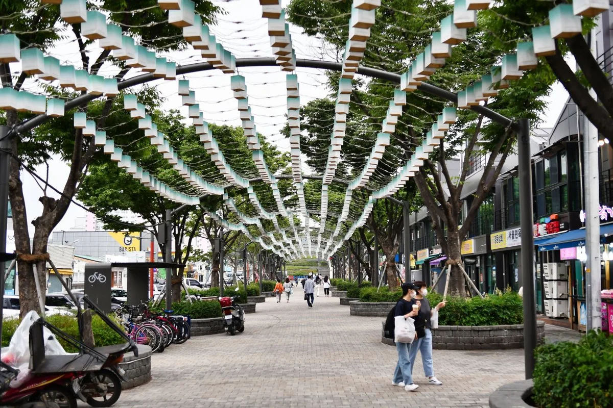 가로수길: 강남 뷰 좋은 곳의 트렌디한 감성 - 강남여행 여행