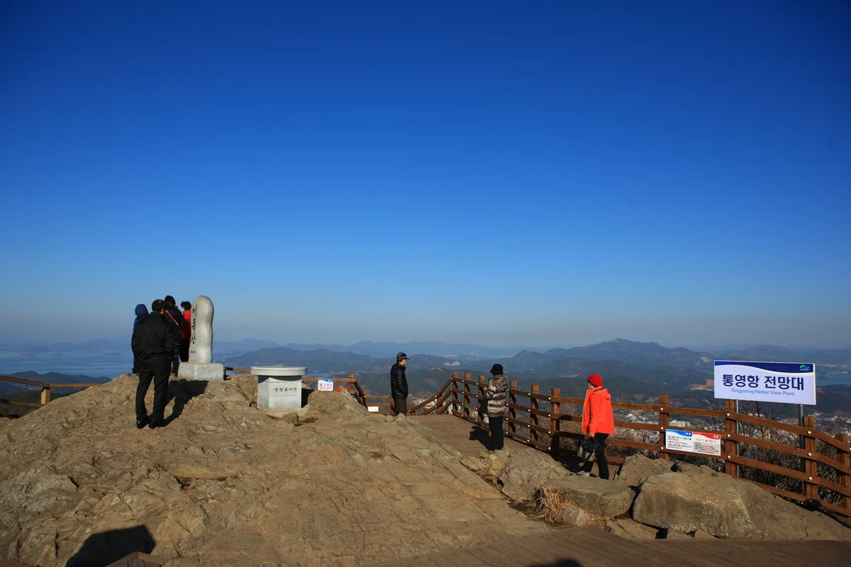 한산도 제승당: 역사와 자연이 어우러진 낚시 포인트 - 한려수도 낚시 여행